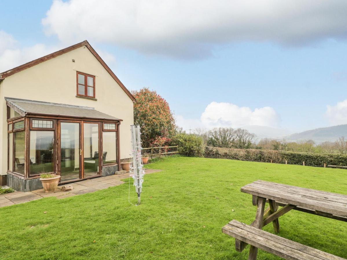 Penrose Cottage Gilwern Exterior photo